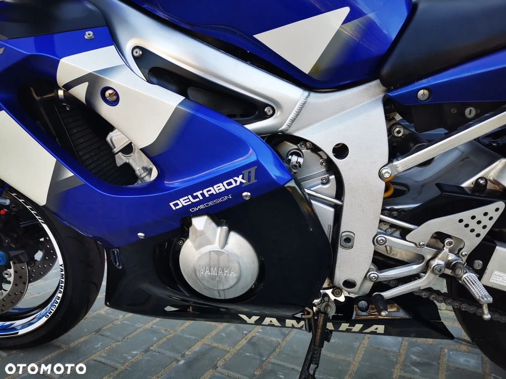 Yamaha R6 - 10
