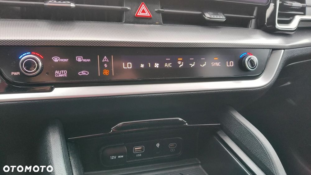 Kia Sportage 1.6 T-GDI MHEV Business Line 2WD DCT - 22