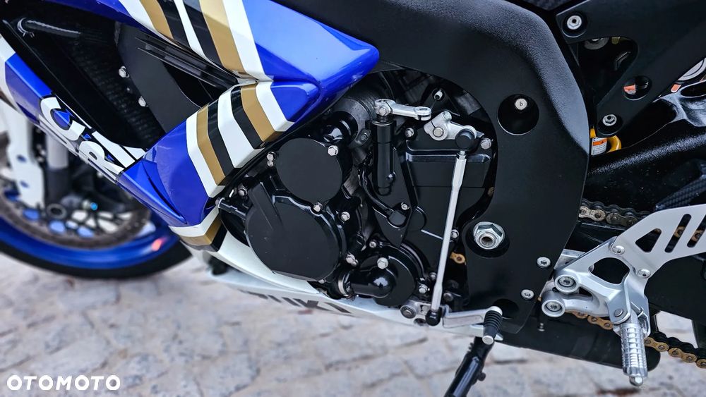 Suzuki GSX-R - 15