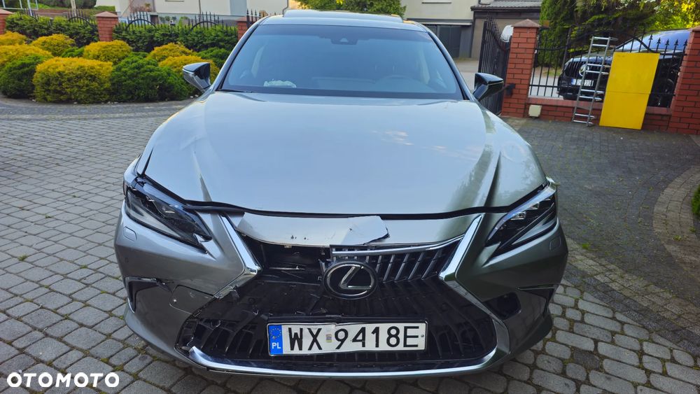 Lexus ES 300h Prestige - 29
