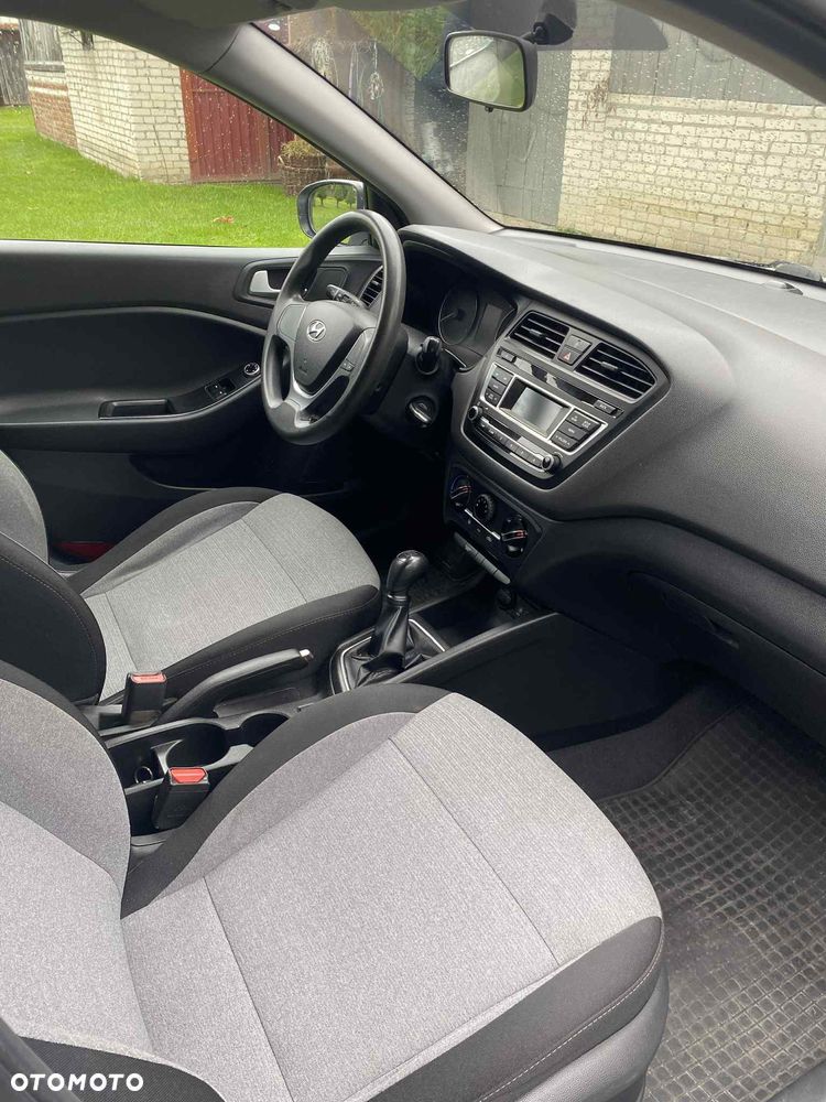 Hyundai i20 - 10