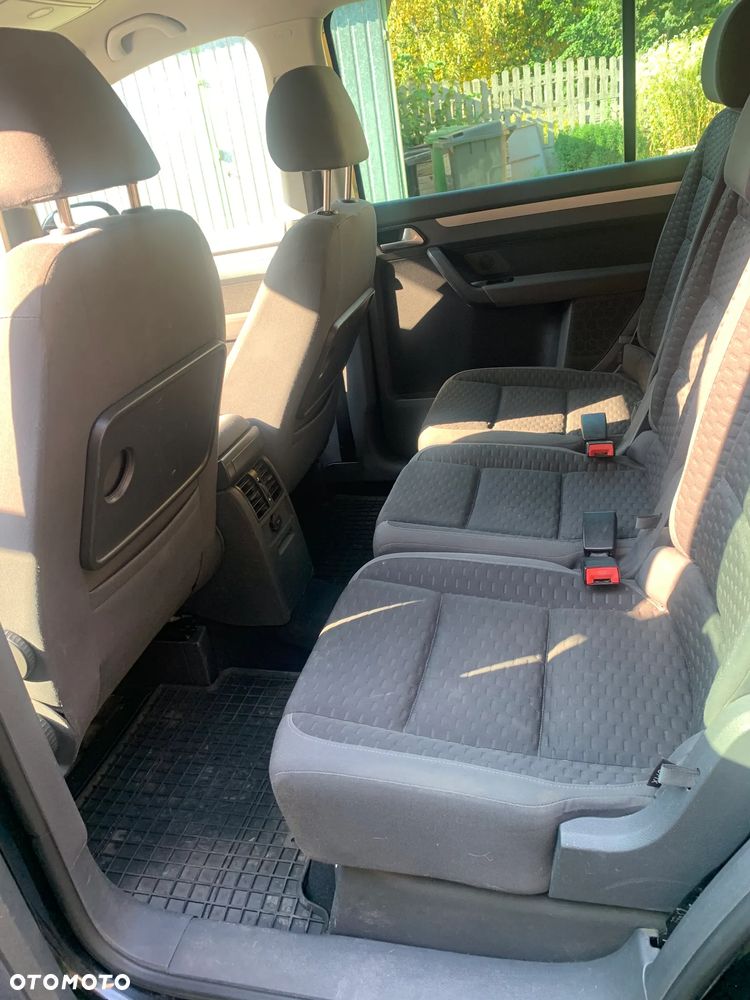 Volkswagen Touran 2.0 TDI Highline - 9