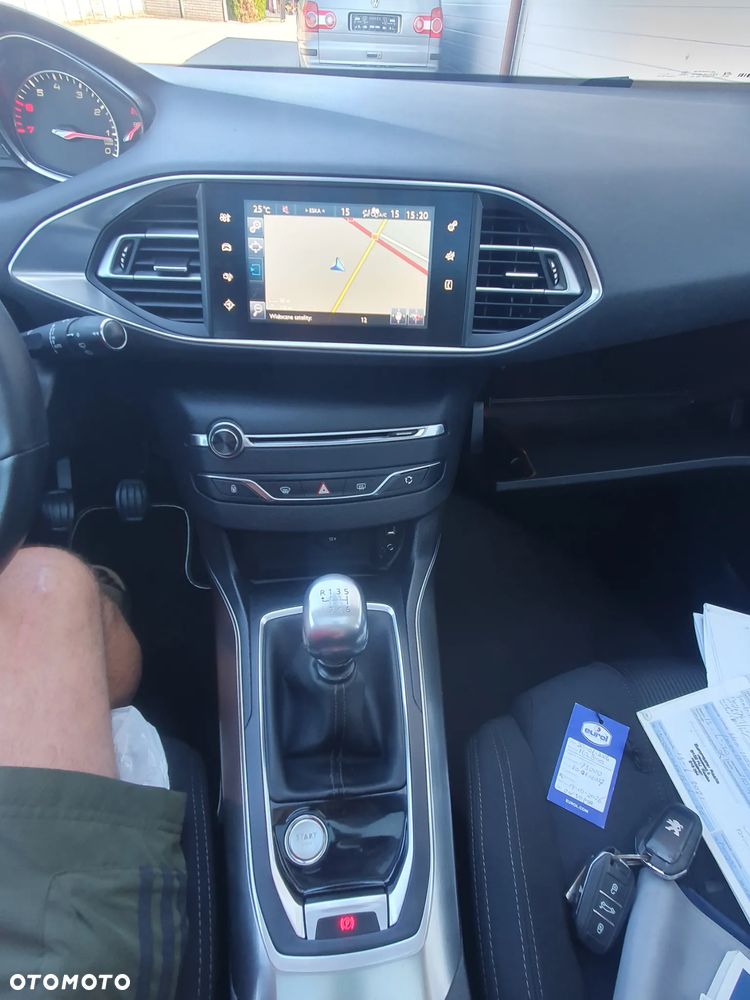 Peugeot 308 125 THP Allure - 35