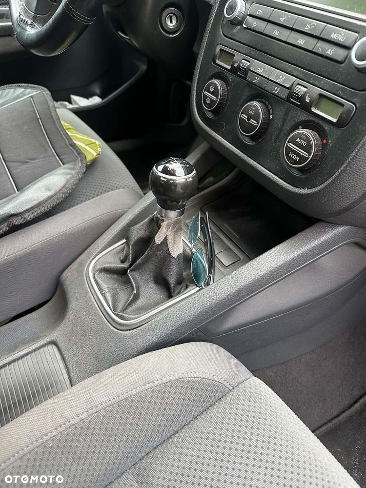 Volkswagen Golf 1.6 FSI Comfortline - 3