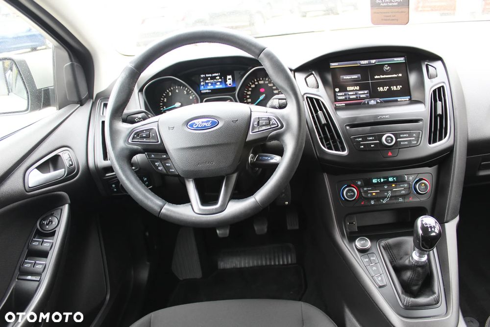 Ford Focus 1.0 EcoBoost Titanium - 17