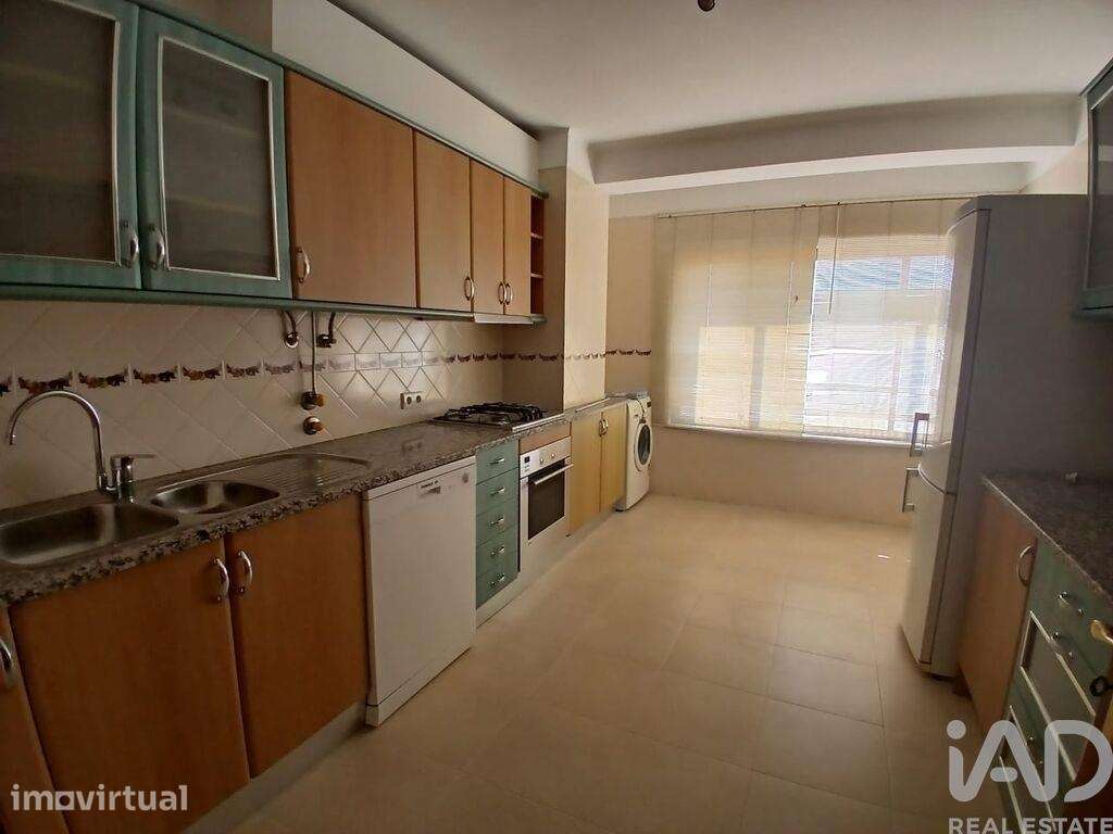 Apartamento T4 em Faro (Sé e São Pedro) de 100,00 m2 - Grande imagem: 4/18