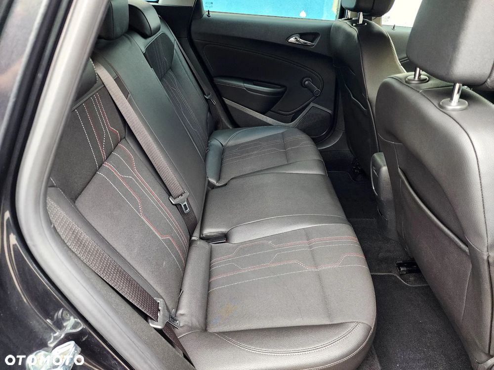 Opel Astra 1.4 Turbo 150 Jahre - 32