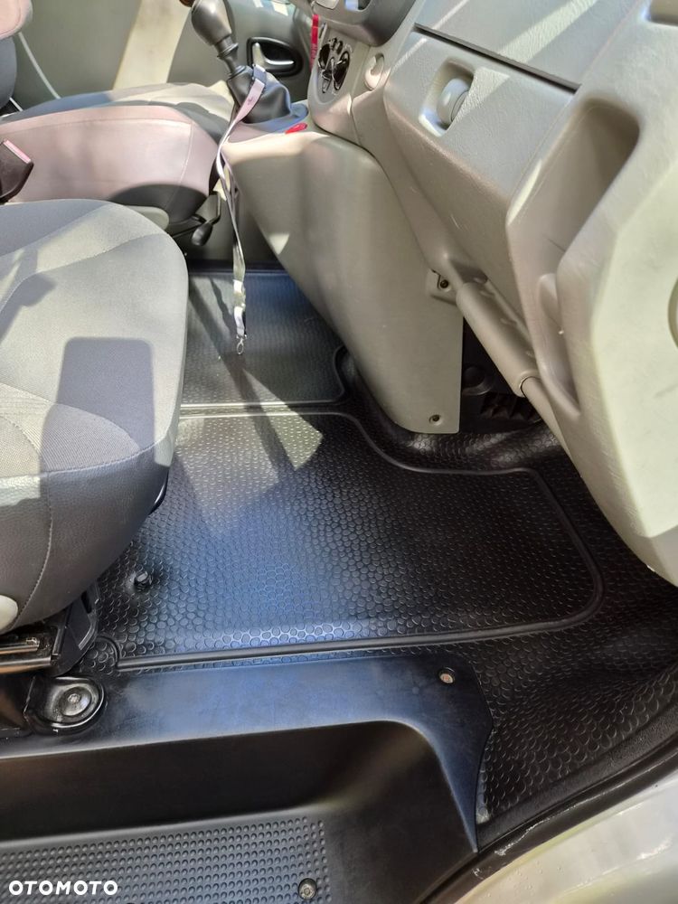 Renault Trafic - 17