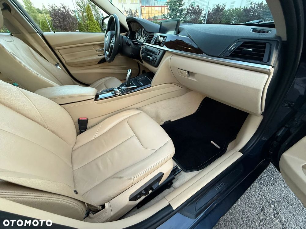 BMW Seria 3 328i xDrive Sport-Aut Luxury Line - 13