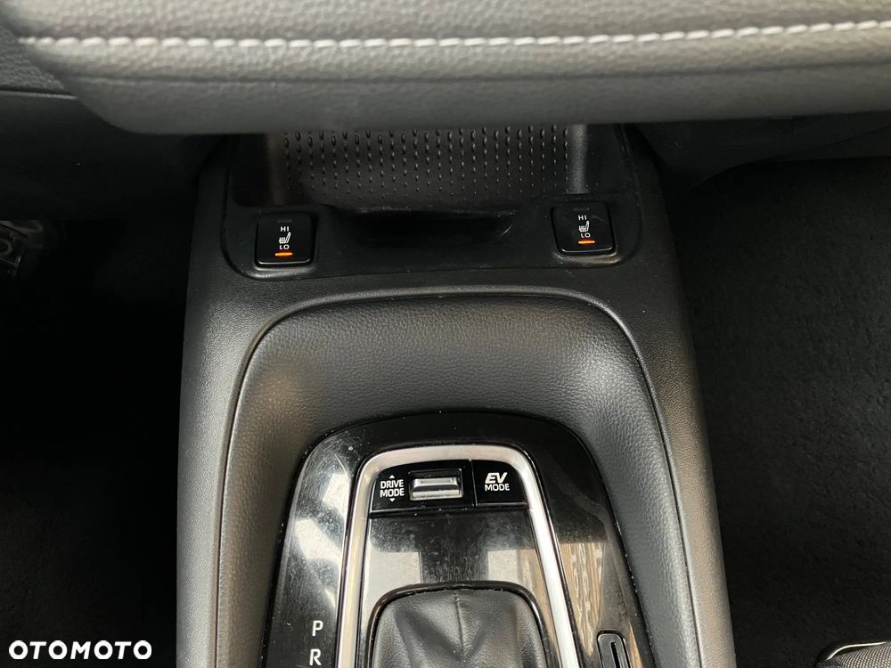 Toyota Corolla 1.8 Hybrid Comfort - 28