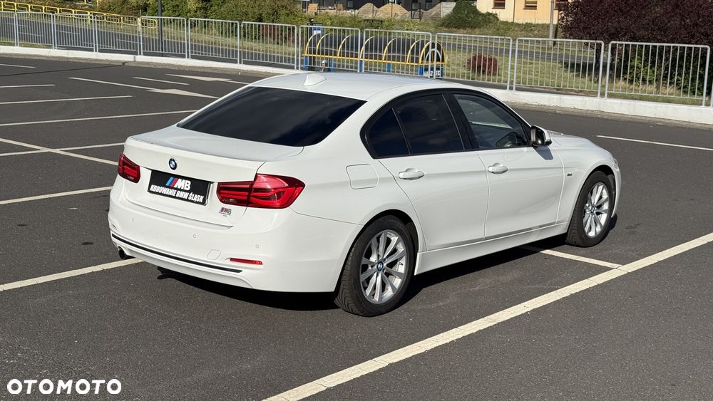 BMW 3 Series 2016 photo 3
