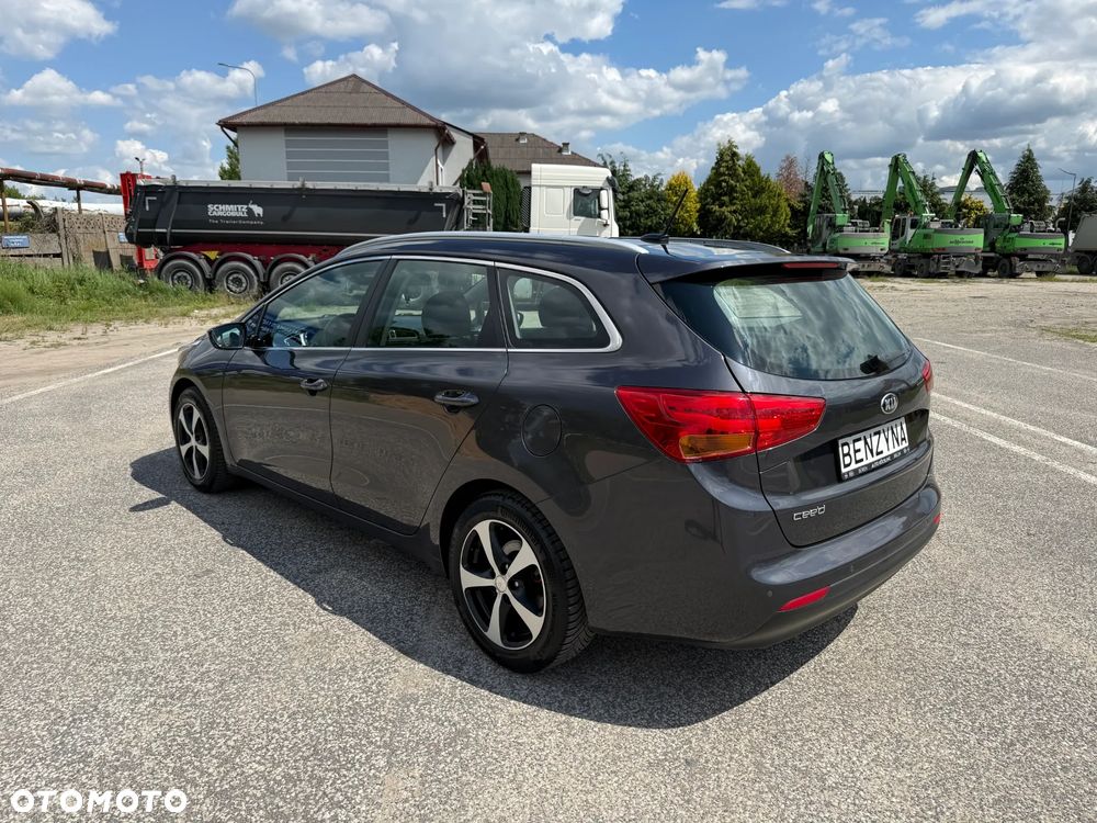 Kia Ceed 1.4 CVVT Dream Team Edition - 38