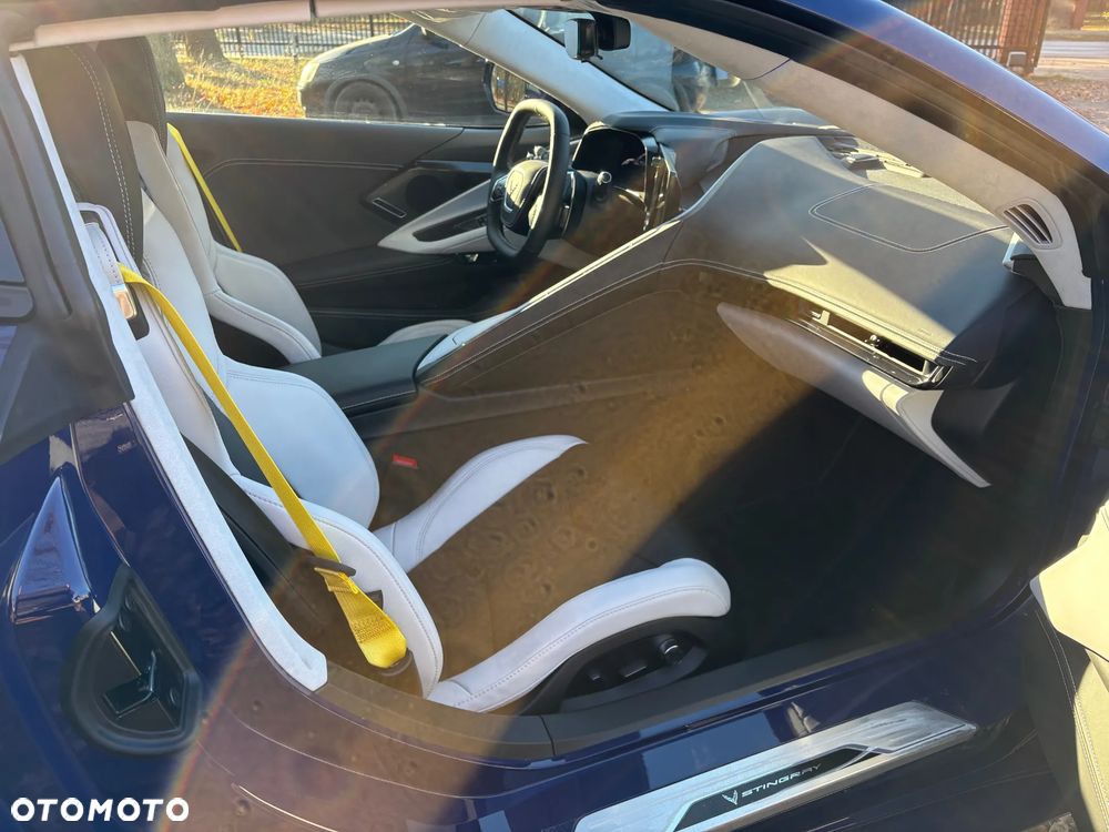 Chevrolet Corvette - 13