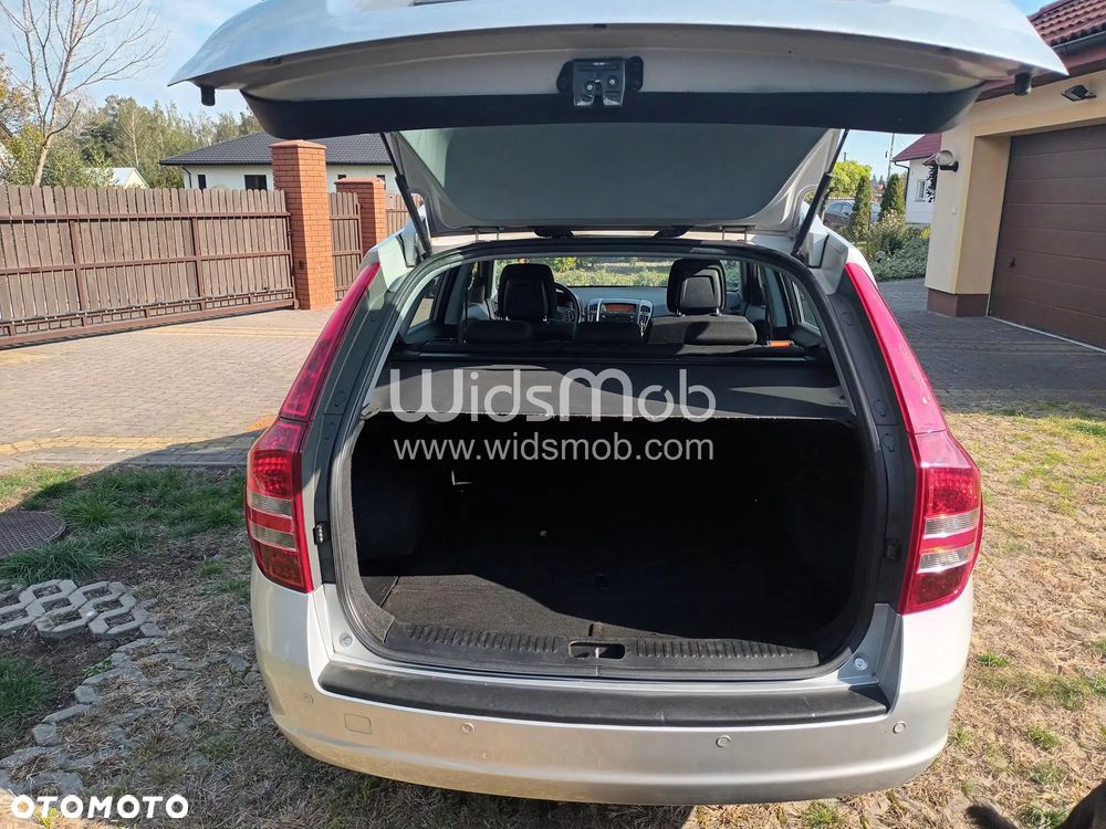 Kia Ceed - 11