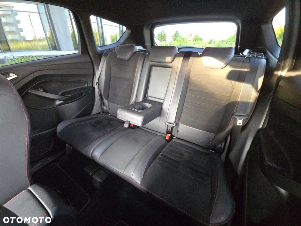 Ford Kuga 1.5 EcoBoost 2x4 ST-Line - 6