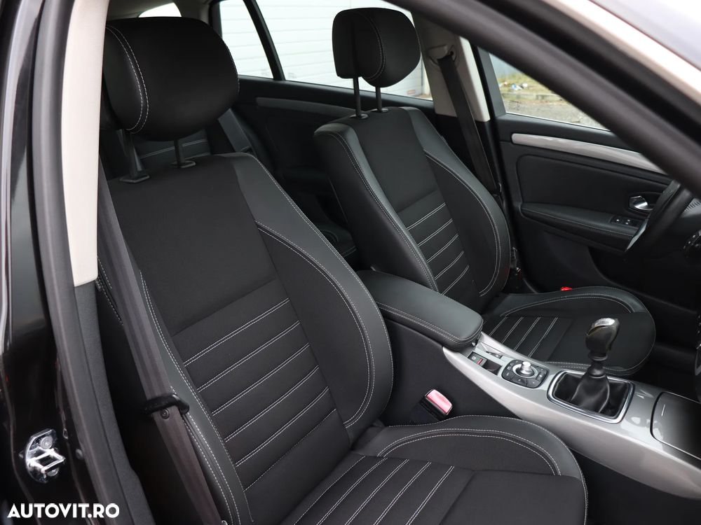 Renault Laguna dCi 110 FAP Limited - 21