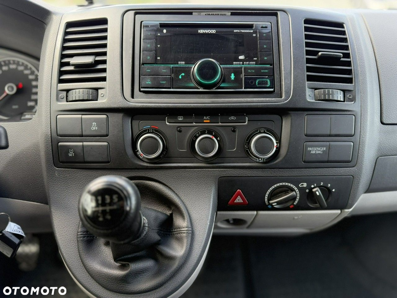 Volkswagen Transporter T5 TDI L2 - 12