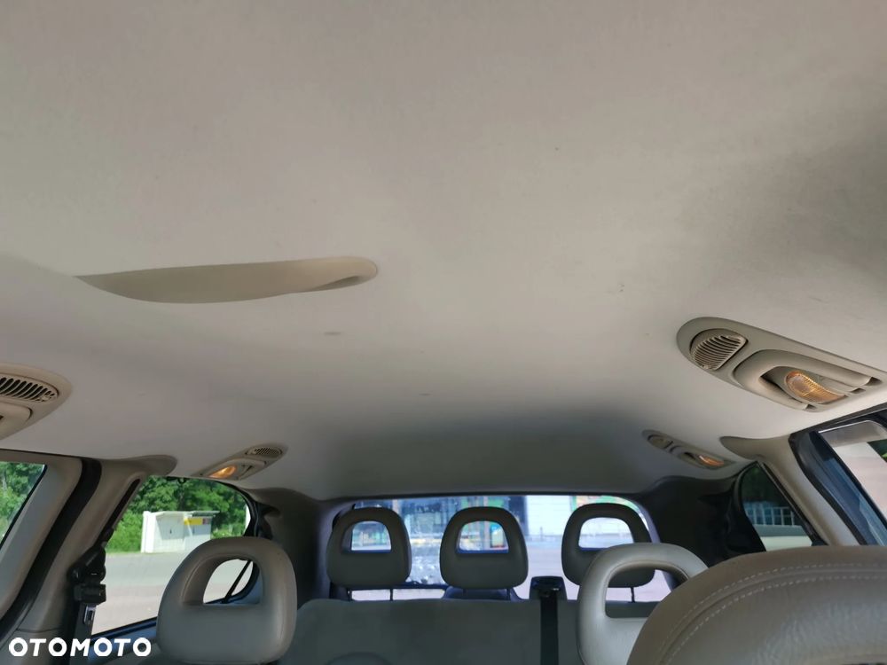 Chrysler Grand Voyager 3.3L Limited - 15