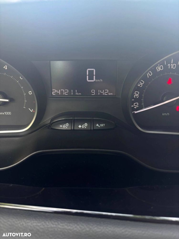 Peugeot 208 1.2 VTi Active - 22