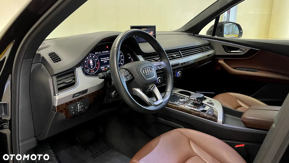 Audi Q7 - 11