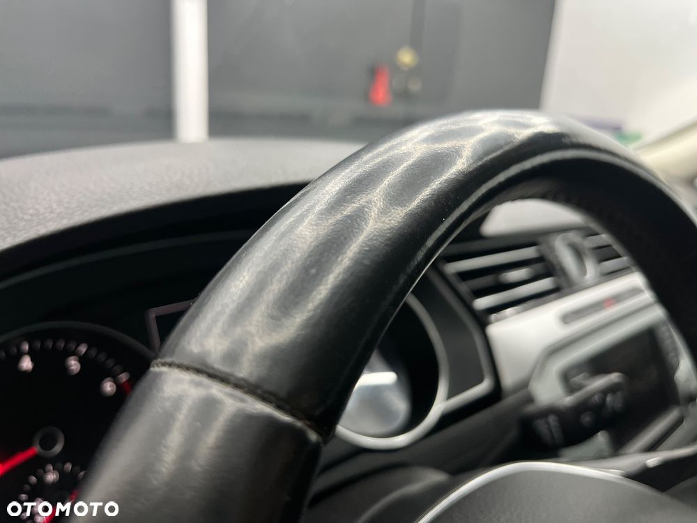 Volkswagen Passat - 24