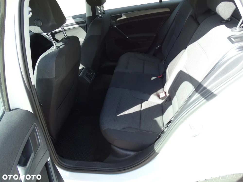 Volkswagen Golf 1.5 TSI BlueMotion ACT Comfortline - 28