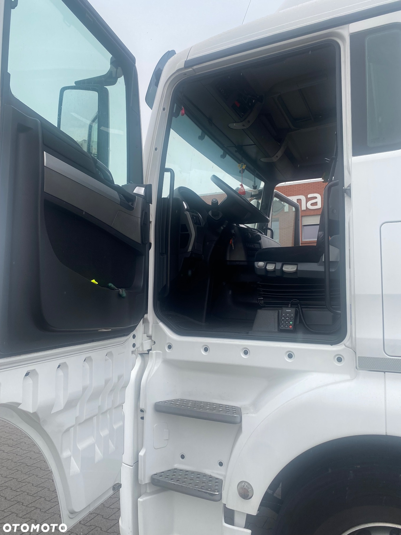 MAN TGX Chłodnia z windą 23ep - 9