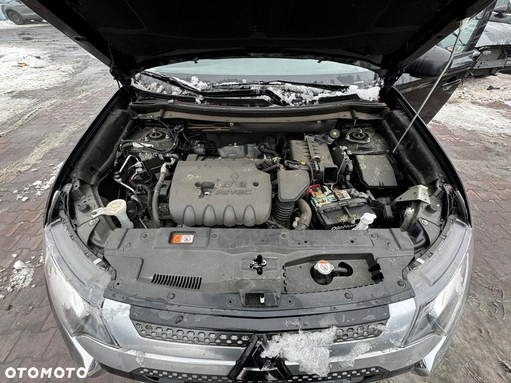 Mitsubishi Outlander - 14