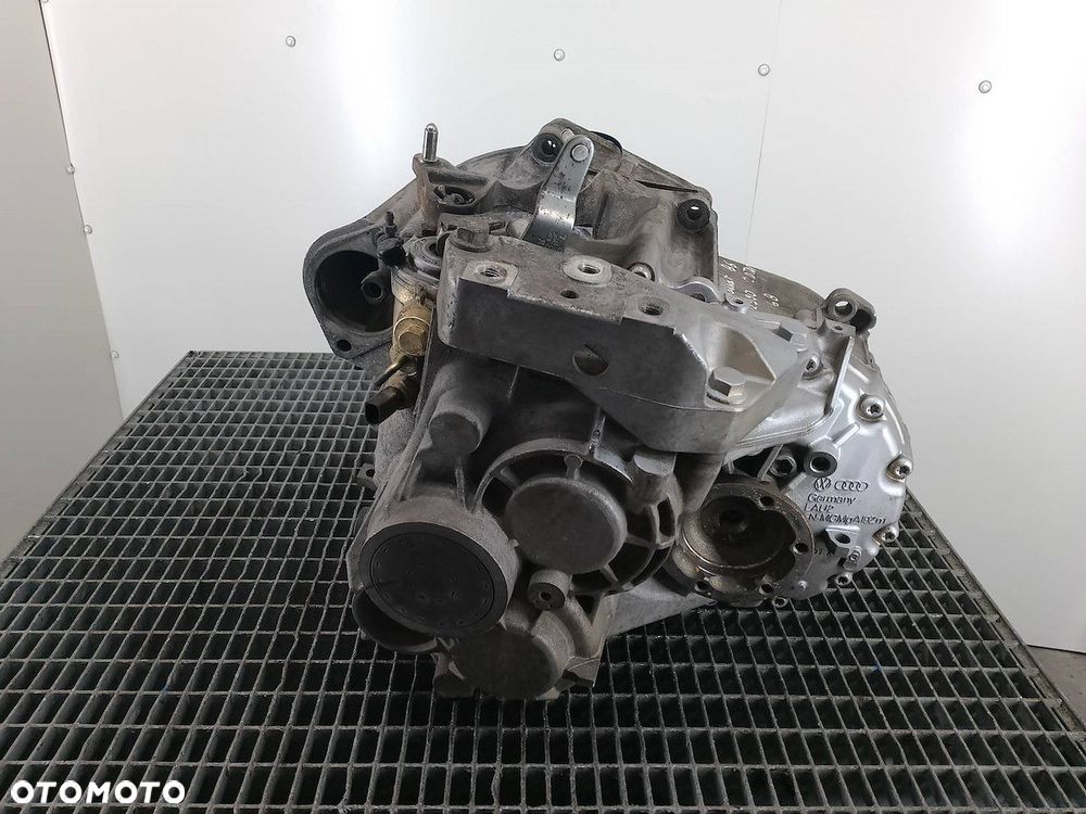 SKRZYNIA BIEGÓW MANUALNA VW PASSAT B6 HDV 2.0 TDI - 3