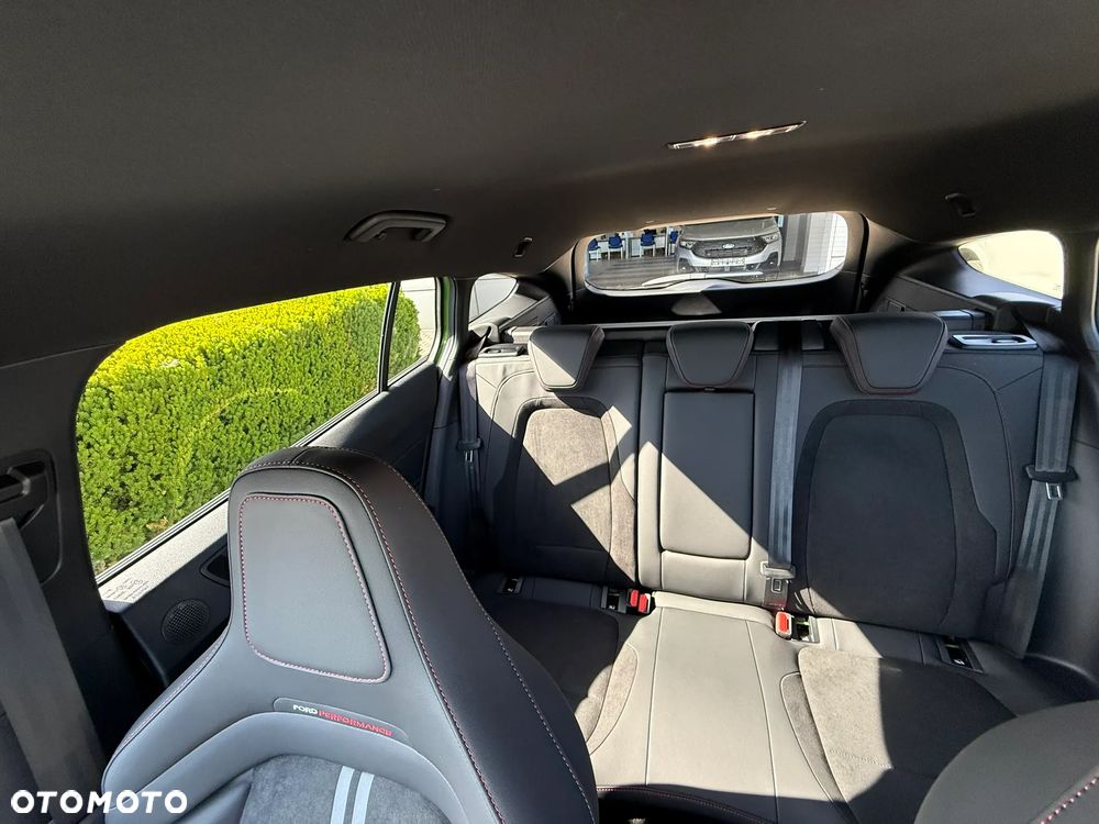 Ford Focus 2.3 EcoBoost ST X - 23