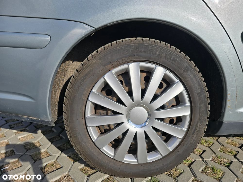 Toyota Avensis 1.6 VVT-i Terra - 11