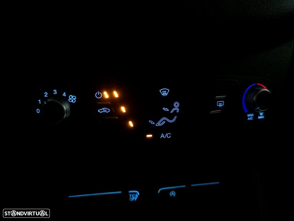 Ford Transit COURIER VAN - 18