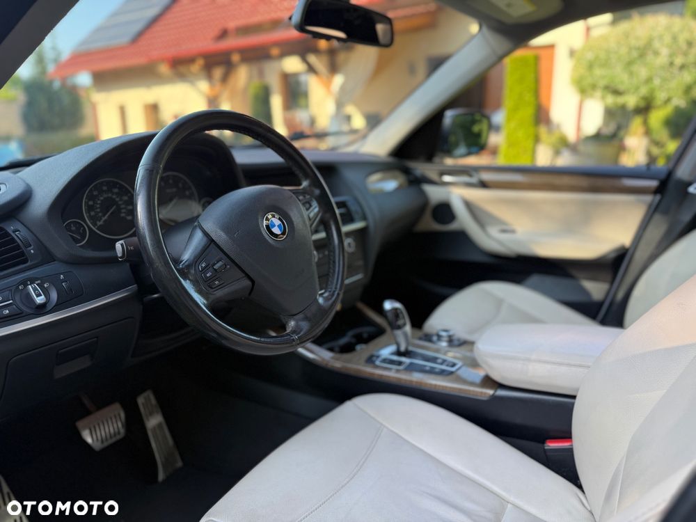 BMW X3 xDrive28i Sport-Aut - 28