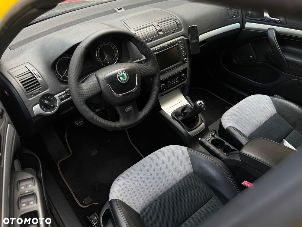Skoda Octavia 2.0 TDI CR DPF RS - 15