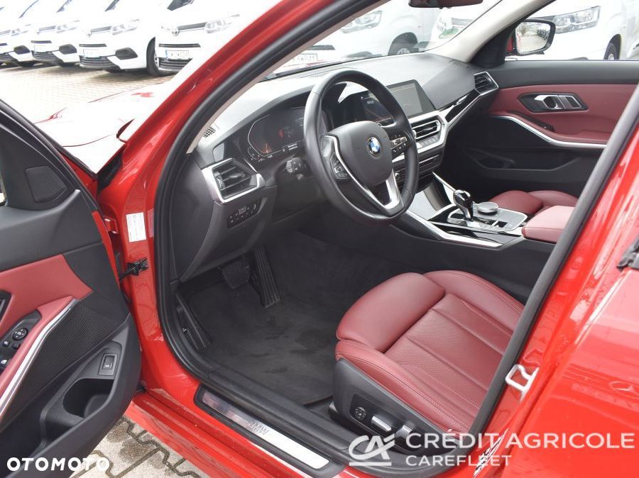 BMW Seria 3 330i xDrive Sport Line - 9