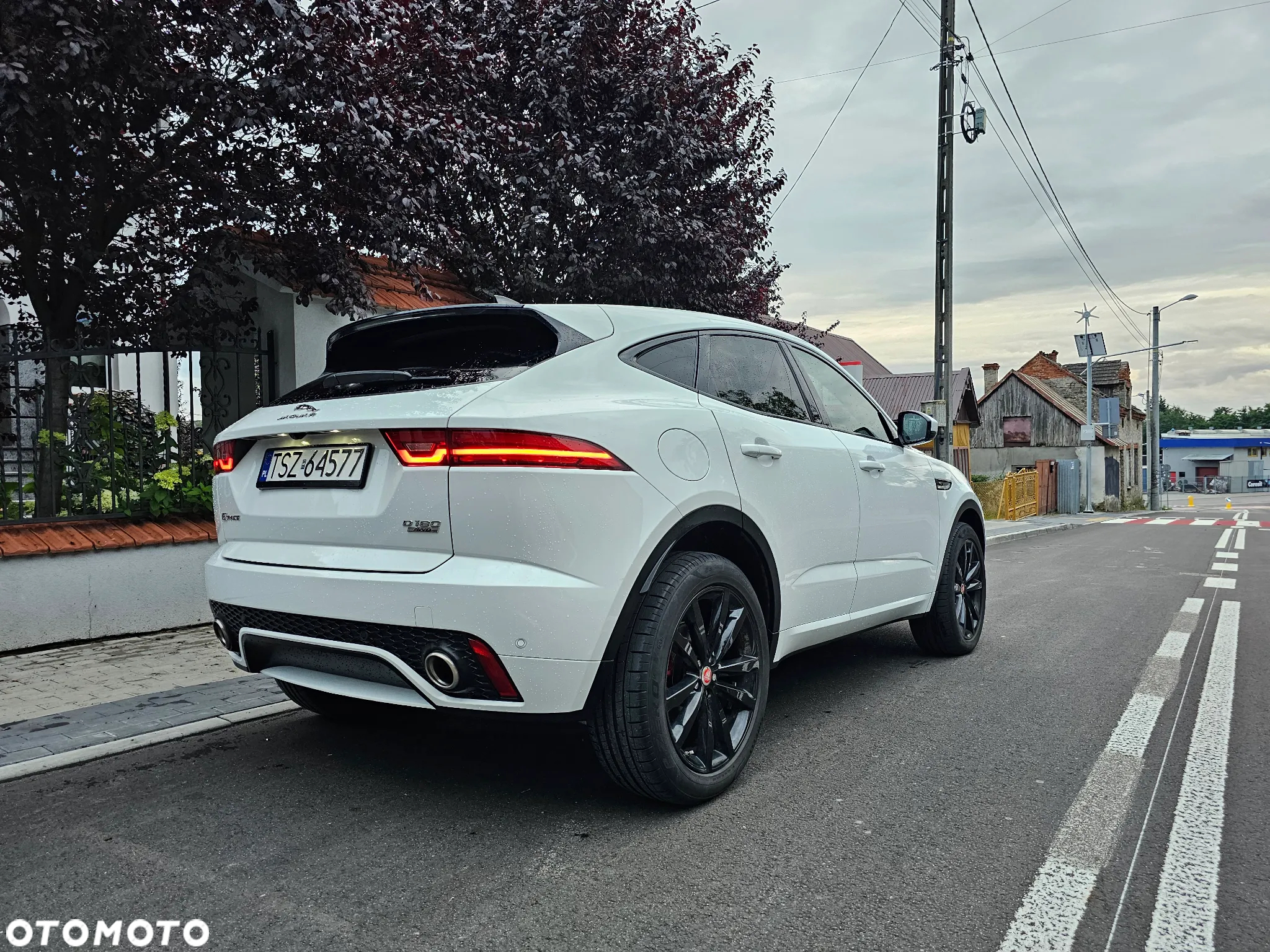 Jaguar E-Pace D180 AWD R-Dynamic - 18