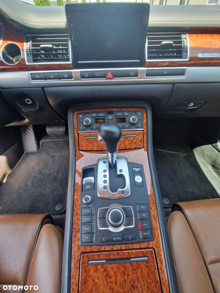 Audi A8 6.0 W12 L Quattro - 13