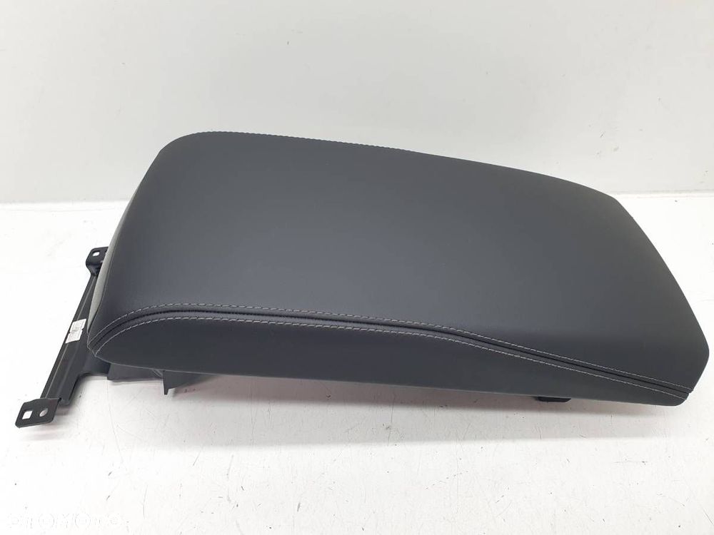 PODŁOKIETNIK CZARNY BAIC BEIJING X7 - 1