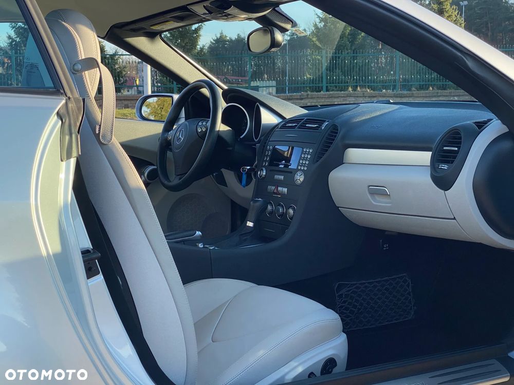 Mercedes-Benz SLK 350 7G-TRONIC - 22