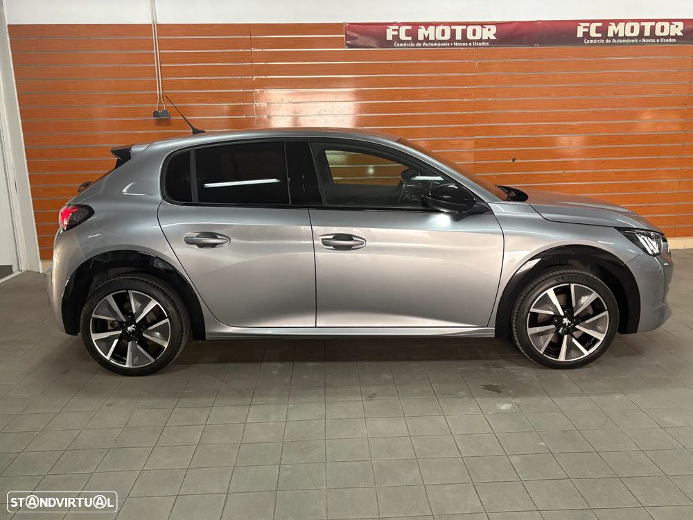 Peugeot e-208 GT - 4