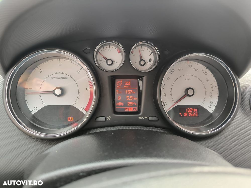 Peugeot 308 1.6 e-HDI FAP STT Active - 4