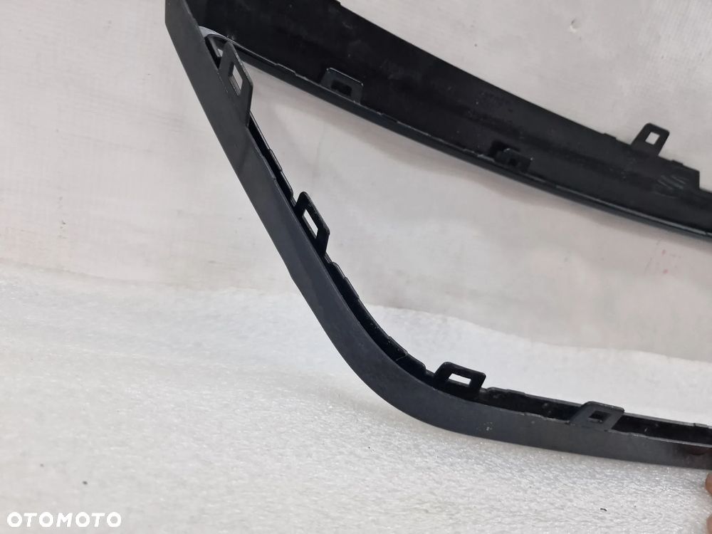 SEAT ATECA 575 16- ATRAPA / GRILL PRZEDNI PRZÓD / RAMKA CZARNA , NR 575854643C , NR AUKCJI GL809 - 18