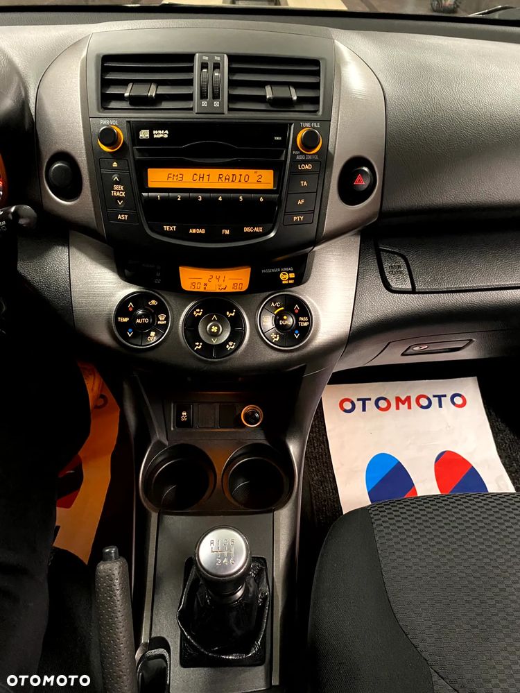 Toyota RAV4 2.0 VVT-i Sol - 17