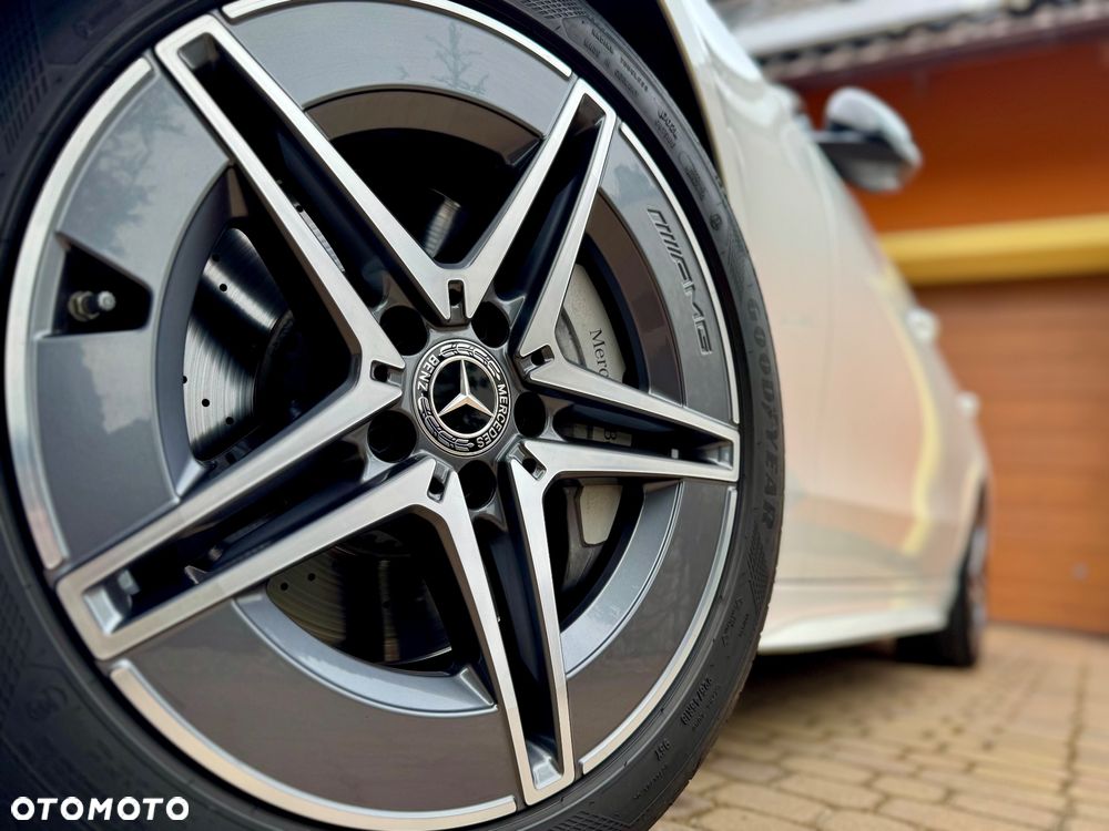 Mercedes-Benz Klasa C 180 mHEV AMG - 16