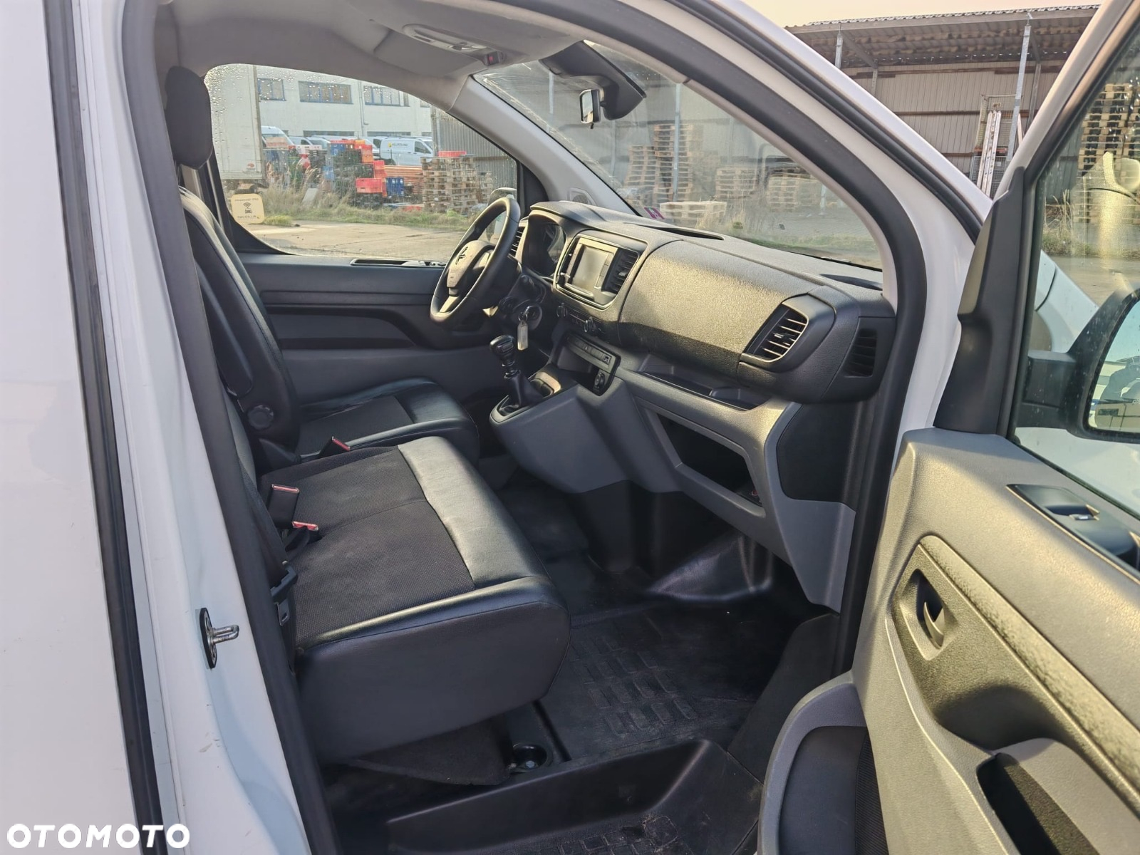 Opel Vivaro - 11