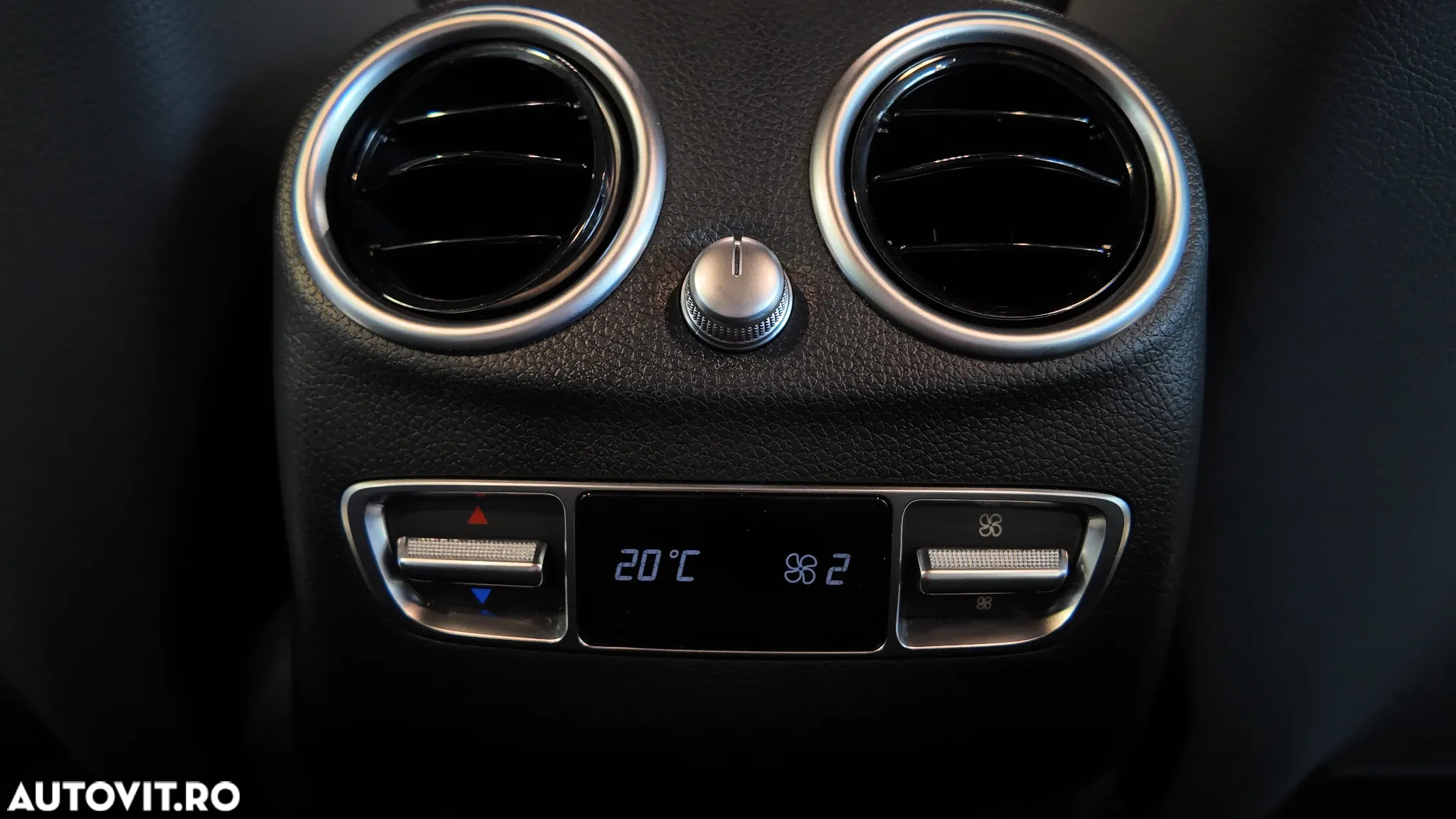 Mercedes-Benz EQC 400 4MATIC - 34