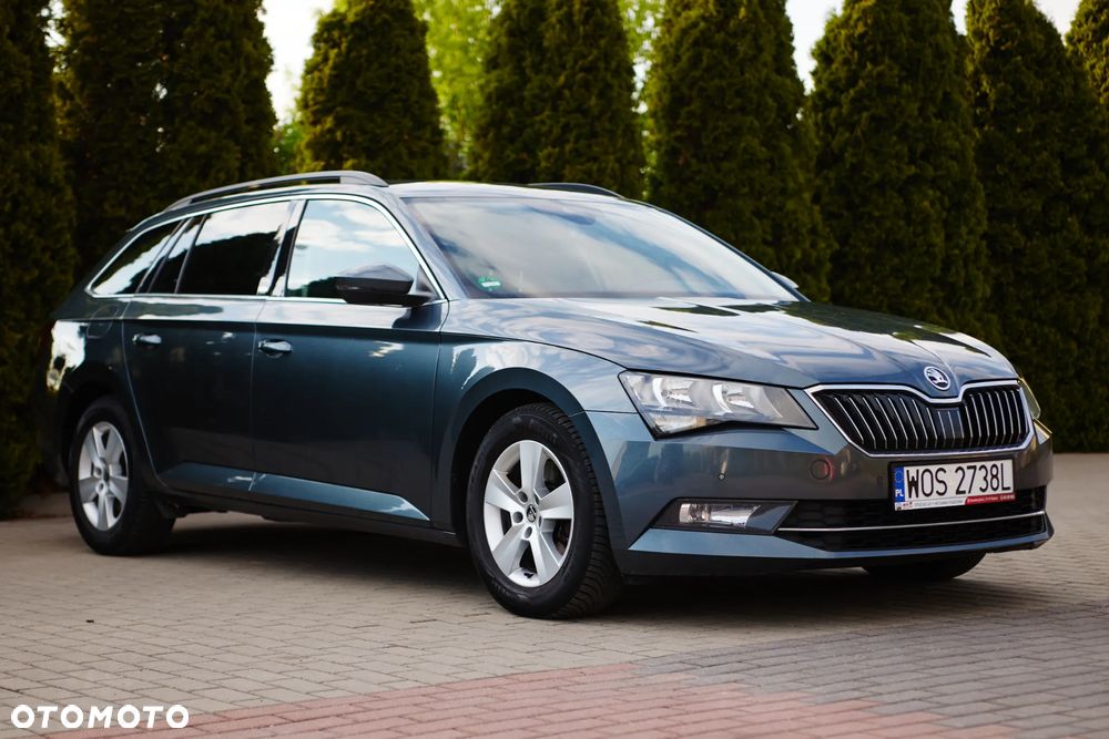 Skoda Superb 2.0 TDI 4x4 Premium Edition - 11