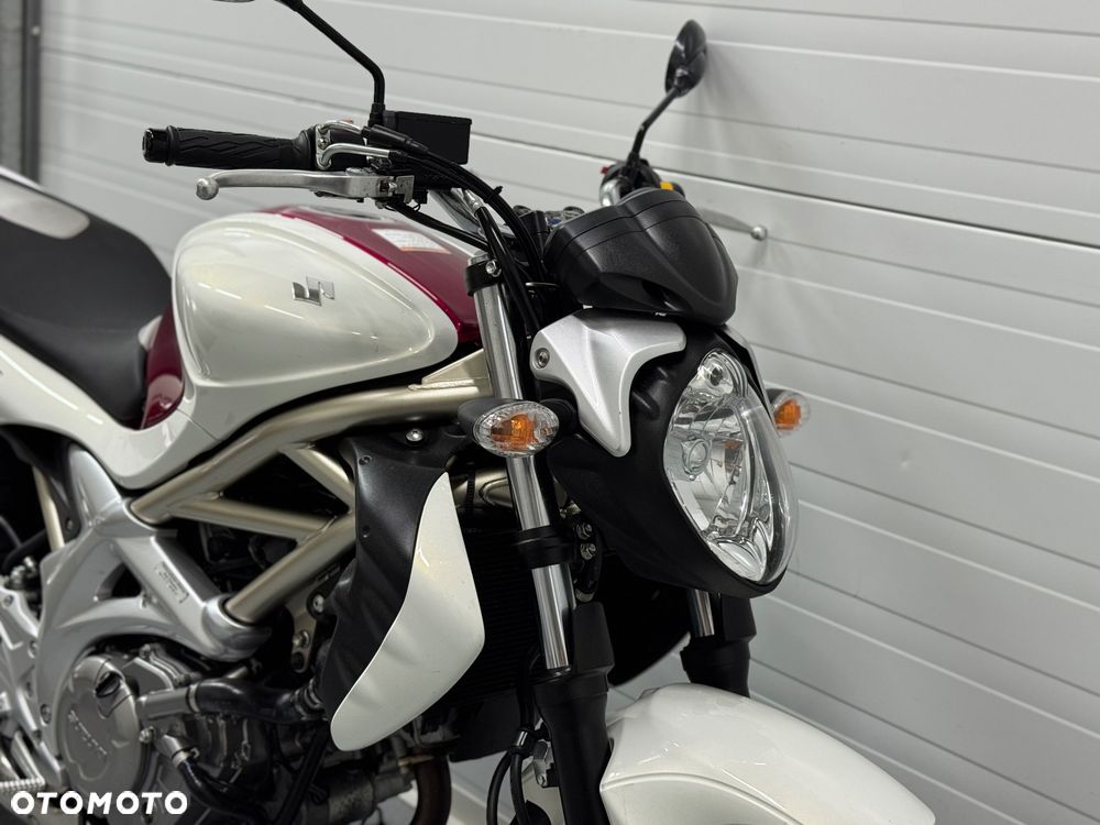 Suzuki Gladius - 9