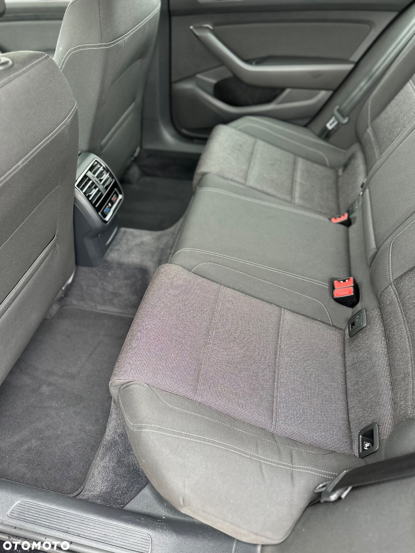 Volkswagen Passat 1.6 TDI BMT Comfortline - 8