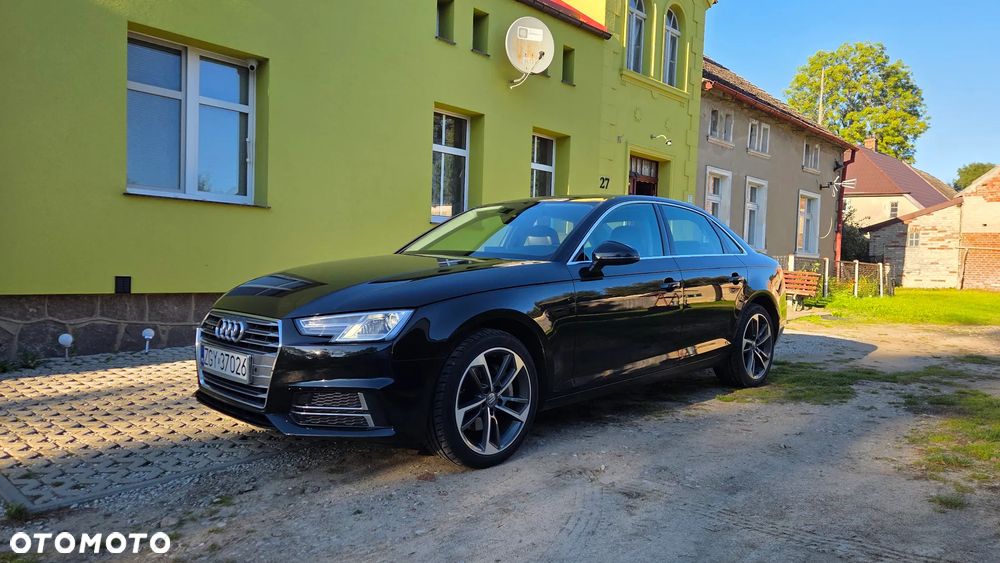 Audi A4 Limousine - 1